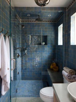 Monarch-Bay-Residence-34-1-Kindesign M Elle Design, Turquoise Bathroom, Mediterranean Bathroom, Moroccan Bathroom, Bad Inspiration, Mosaic House, Zellige Tile, Blue Bathroom, Bathroom Floor Tiles