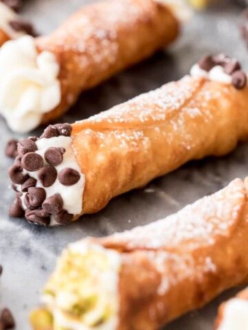 Cannoli Dessert, Homemade Cannoli Recipe, Sugar Spun Run, Cannoli Filling, Holy Cannoli, Cannoli Recipe, Italian Pastry, Chocolate Crinkles, Cooking Wine