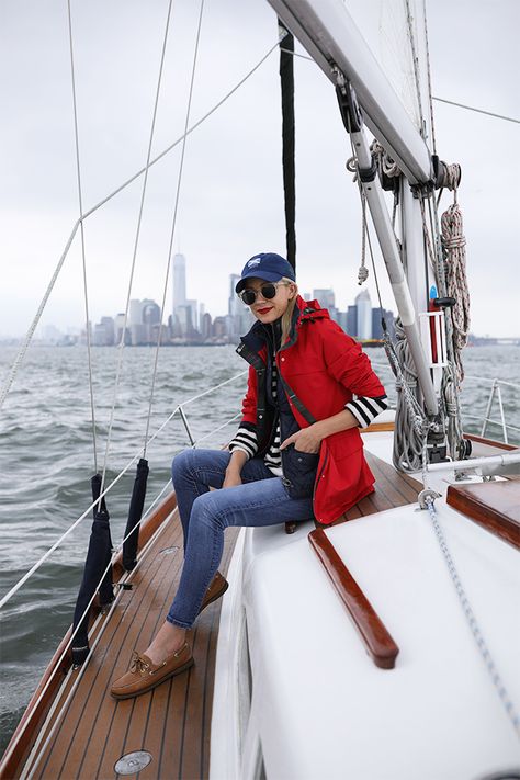 Throwing it back to this fun sailing trip on Notepad No. 59 // A casual weekend outfit on Atlantic-Pacific Whale Watching Outfit, Party Outfit Night, Hats Outfit, Outfits Playa, 90s Fashion Outfits Hip Hop, Parisienne Style, Blair Eadie, Nautical Outfits, Casual Weekend Outfit