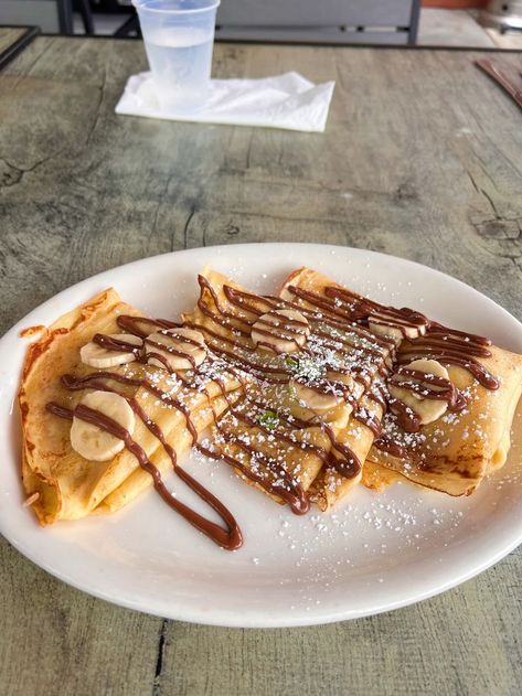 banana and nutella crepe > Recipes With Nutella, Nutella Crepes, Banana Nutella, Nutella Recipes, Crepe Recipes, Apple Pie, Nutella, Pie, Ethnic Recipes