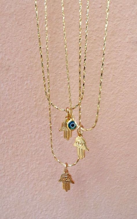 Snazzy Outfits, Hamsa Necklace Gold, Necklace Evil Eye, Diamond Pendants Designs, Evil Eye Necklace Gold, Hamsa Charm, Gold Hamsa, Real Gold Jewelry, Hamsa Necklace