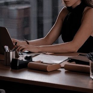 Lawyer Aesthetic, The Spanish Love Deception, Spanish Love Deception, Women Lawyer, Istoria Artei, Career Vision Board, Future Jobs, 2022 Vision Board, Career Woman