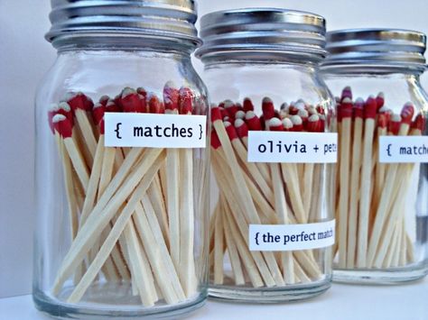 amando los frascooos! Wedding Brainstorming, Wedding Matches Favors, Wedding Favour Jars, Camping Wedding, Match Jar, Forest Beach, Match Bottle, Anniversary Party Favors, Favours Wedding