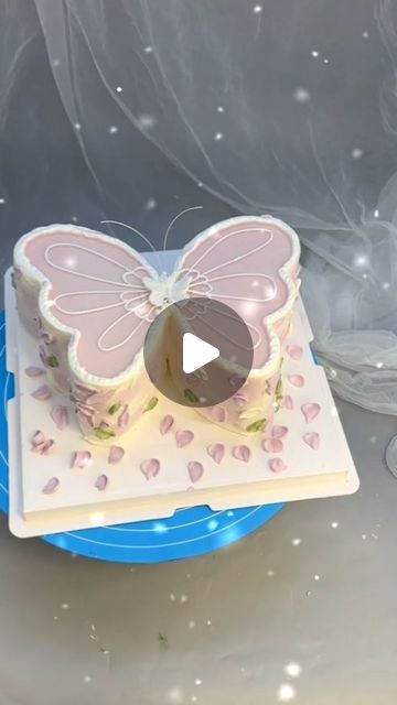 𝘾𝙧𝙚𝙖𝙩𝙞𝙫𝙚 𝘾𝙖𝙠𝙚 𝙈𝙖𝙠𝙚𝙧 on Instagram: "Butterfly Cake Design ✨ . . . . . #cakes #cakedecorating #cake #cakedesign #cakecakecake #cakeoftheday #cakeart #instareels" Butterfly Cake Designs Birthday, New Cake Designs Unique, Cake Butterfly Design, Butterfly Shaped Cakes, Diy Butterfly Birthday Decorations, Butterfly Cake Tutorial, How To Make A Butterfly Cake, Cake Designs Butterfly, Cake Baterflay