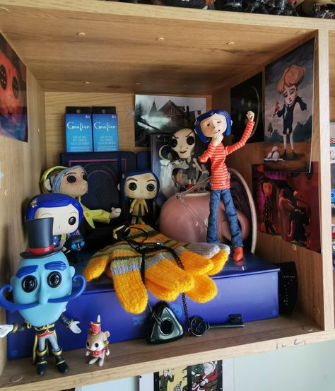 pins, pop figures, books, printed images, gloves more! Coraline Dolls, Disney Funko Pop, Star Wars Funko Pop, Marvel Funko Pop, Best Funko Pop, Coraline And Wybie, Laika Studios, Coraline Art, Coraline Movie