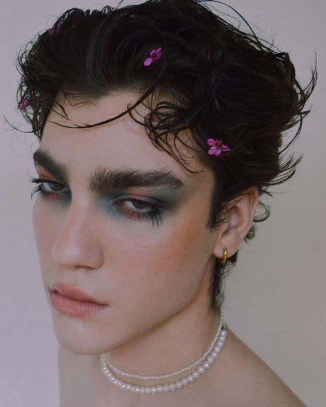 Inspired by: @iseecaroline @alexandraclare Androgynous Makeup, 3d Camera, Punk Makeup, Flower Makeup, Rave Makeup, Neutral Makeup, Male Makeup, Fairy Makeup, Goth Makeup