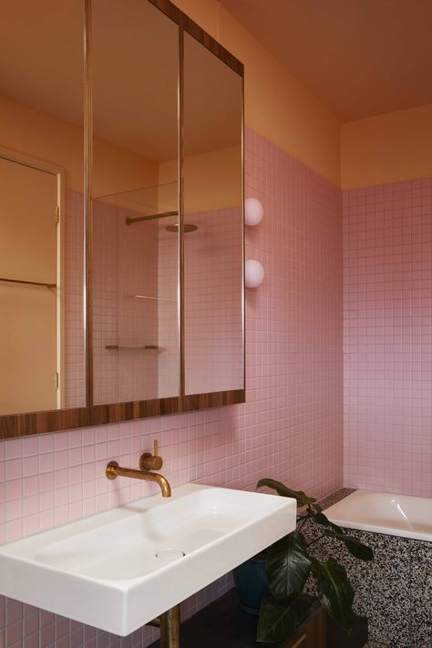 Colourful Bathrooms, Pink Tile Bathroom, Retro Pink Bathroom, Colourful Bathroom, Pink Toilet, Clifton Hill, Architecture Practice, Retro Interior Design, Est Living