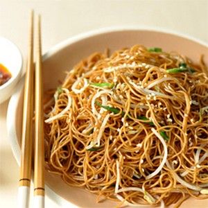 Soy Sauce Chow Mein - made this for lunch and it was scrumptious. I just used one soy sauce, sugar and water for the sauce, canned bean sprouts and a few chives from my garden. It would be heavenly with some cabbage. I also skipped the cooking wine since I didn't have any on hand. Recetas Salvadorenas, Fried Noodles, Instant Noodle, Chow Mein, Noodle Dishes, Noodle Recipes, Asian Cooking, Asian Dishes, Digestive System