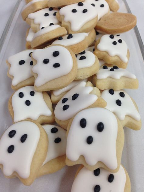 Ghost Cookies, Cookies Decorated, Halloween Ghost, Ghost, Halloween, White, Black