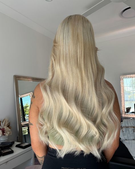 Creamy tones 🍦 SWIPE for that perfect invisible weft install flip // CLEAN 🫧🫧🫧 (as always 💁🏼‍♀️) • • • #brisbanehairextensions #hairextensions #wefthairextensions #tapehairextensions #hairextensionspecialist #hairextensiontechnician #longhair #hairinspo #keratinbonds #hairextensionsupplier #wholesalehairextensions Wholesale Hair Extensions, Weft Hair Extensions, Tape In Hair Extensions, Keratin, Hair Inspo, Hair Extensions, Long Hair Styles, Hair