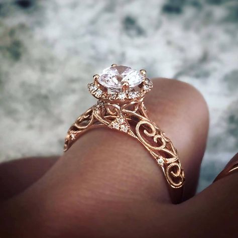 Simon G. Engagement Rings Rings Aesthetic, Trending Engagement Rings, Beautiful Wedding Rings, Ring Trends, Wedding Rings Halo, Wedding Rings Solitaire, Stunning Engagement Ring, Dream Engagement Rings, Beautiful Engagement Rings