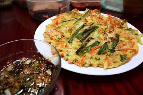 Pa Jeon Recipe, Jeon Recipe, Korean Scallion Pancake, Haemul Pajeon, Korean Seafood Pancake, Seafood Pancake, Kimchi Pancake, Vegetable Pancakes, Korean Recipes