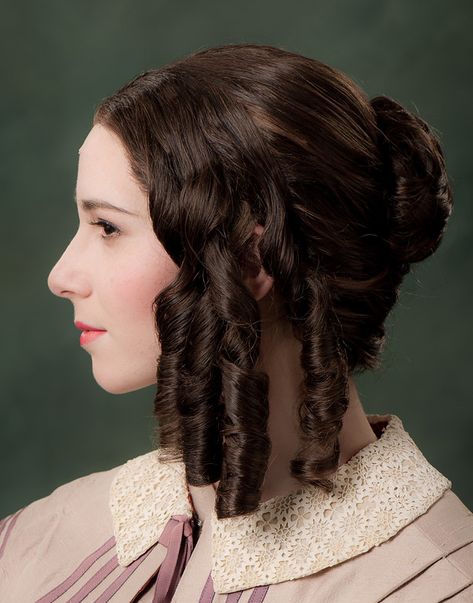 Early Victorian 1840s Hairstyles Women, 1840 Hairstyles, 19th Century Hairstyles, Victorian Era Hairstyles, 1800s Hairstyles, Historical Hairstyles, Edwardian Hairstyles, Victorian Hair, Victorian Hairstyles