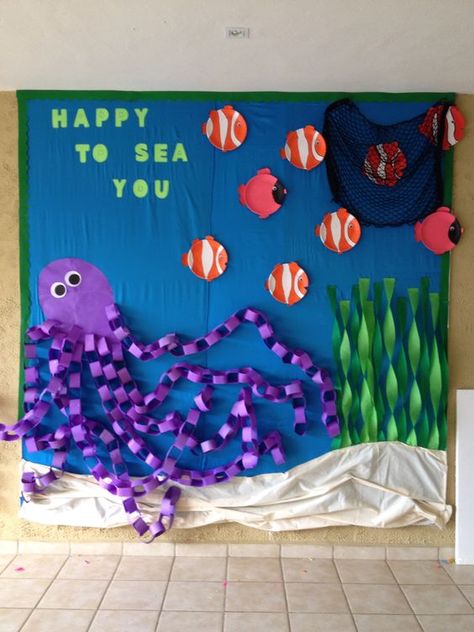 Under The Sea Bulletin Board #backtoschool #teachers #bulletinboards Sea Bulletin Board, Creative Bulletin Boards, Summer Bulletin Boards, Ocean Theme Classroom, Preschool Bulletin, Preschool Bulletin Boards, Under The Sea Theme, Ocean Crafts, School Bulletin Boards