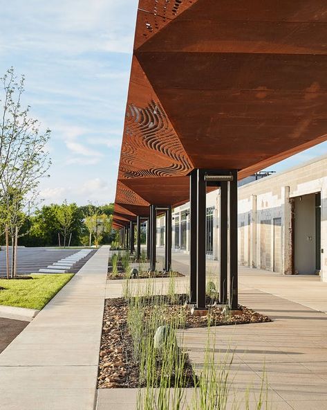 8th Street Market | Hufft | Archinect Tyson Foods, Train Station Architecture, Retail Facade, Canopy Architecture, Covered Walkway, Food Retail, Best City, Building House, Food Production