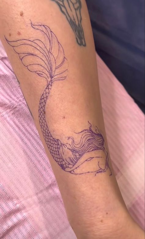 Mermaid Tattoo Ideas, Mermaid Tail Tattoo, Mermaid Sleeve Tattoos, Mermaid Tattoo Designs, Mermaid Tattoo, Mermaid Tattoos, Tattoo Videos, Simplistic Tattoos, Fine Line Tattoos