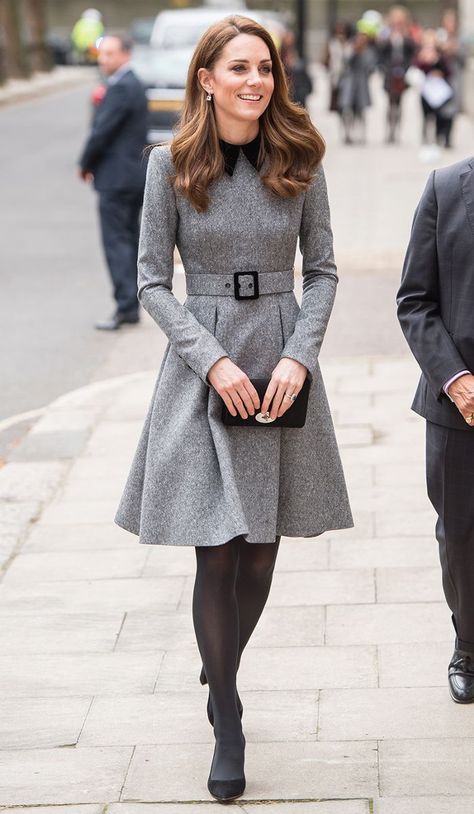 Kate Middleton with the queen Vévodkyně Kate, Kate Middleton Style Outfits, Düşes Kate, Kate Middleton News, Looks Kate Middleton, Kate Middleton Dress, Kate Middleton Outfits, Princess Kate Middleton, Middleton Style