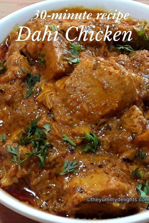 Close-up of dahi chicken in a white bowl. Yogurt Chicken Curry, Dahi Chicken Recipe, Chicken Yogurt, Different Chicken Recipes, Quick Recipe Videos, Chicken Curry Recipe Easy, Yogurt Chicken, Indian Chicken Recipes, Curry Recipes Indian