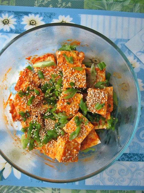 Firm Tofu Recipes, Tofu Salad Recipes, Cold Tofu, Vegetarian Bowls, Tofu Marinade, Food Korean, Tofu Recipes Vegan, Tofu Salad, Firm Tofu