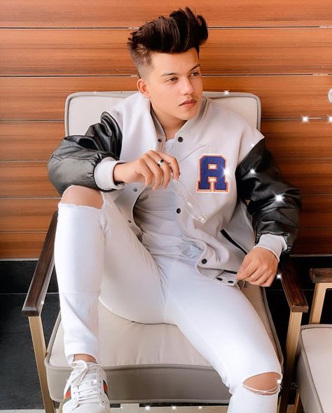 Riyaz_14 indian TikTok dp Tiktok Dp, Riyaz Ali, Hipster Haircuts For Men, Best Poses For Boys, Riyaz Aly, Fashion Models Men, Cute Love Photos, Baby Photo Editing, Portrait Photo Editing