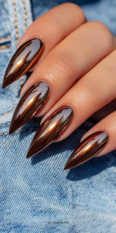 31 Popular Fall Nail Ideas that Scream Cozy Autumn Vibes Fall Mustard Nails, Fall Copper Nails, Copper Fall Nails, Fall Nail Designs Stiletto, Golden Brown Nails, Sultry Nails, 2024 Autumn Nails, Nails 2024 Fall, Copper Chrome Nails