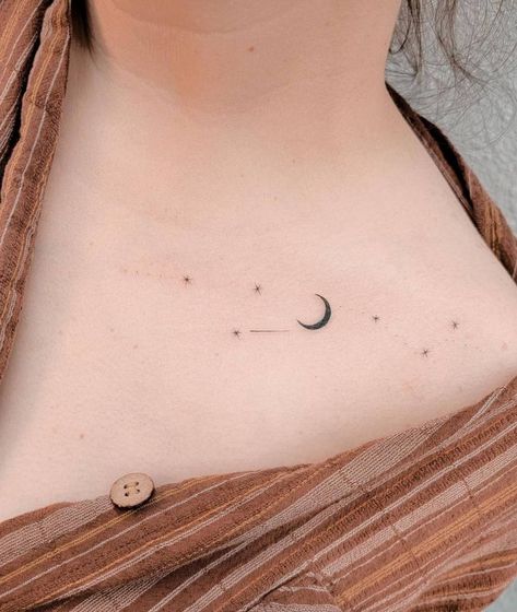 Minimalistic style taurus constellation tattoo located Tattoos Taurus, Reindeer Tattoo, Most Painful Tattoo, Moon And Stars Tattoo, Taurus Constellation Tattoo, Clavicle Tattoo, Stars Tattoo, Tattoo Spots, Taurus Constellation