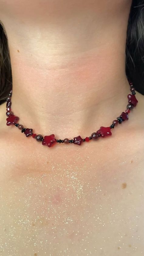 1222 jewelry company ❤ on Instagram: “Garnet skies 🥀🌌 handmade necklace made with: Garnet round beads, Glass star beads, Black tourmaline chips, And a silver plated heart…” Red Beaded Necklaces, Necklace Outfit, Star Beads, Expensive Jewelry Luxury, Diy Jewelry Unique, Beaded Jewlery, Glass Stars, Easy Diy Jewelry, Charm Necklace Silver