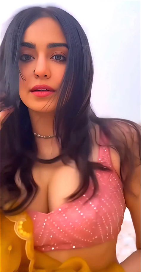 Ada Sharma, Adha Sharma, Blurred Aesthetic, Aisha Sharma, Girl Mirror, Ball Wallpaper, Mirror Shot, Adah Sharma, Girls Mirror