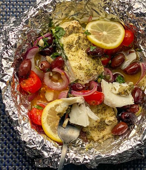 Foil Packet Fish Oven, Pocket Meals, Baked Fish In Foil, Mediterranean Baked Fish, Fish In Foil, Fish In Foil Packets, Baked Whole Fish, Foil Fish, Fish Friday