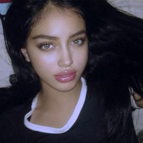 Cindy Kimberly Instagram, Better Luck Next Time, Cindy Kimberly, Rain Photography, Tan Skin, Book Girl, Pretty Selfies, Vintage Beauty, Makeup Inspo