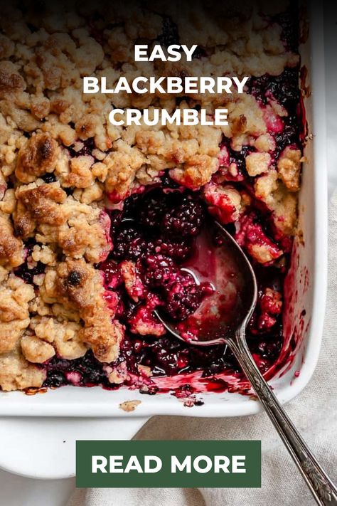 This Easy Blackberry Crumble is the best! It’s super easy to make and a fun treat to enjoy for dessert! Make this delicious Easy Blackberry Crumble to enjoy this week! Fruit Crumble Recipe, Blackberry Crisp, Blackberry Crumble, Berry Recipes, Blackberry Recipes, Berry Crumble, Fruit Crumble, Homemade Recipes Dessert, Oat Crumble