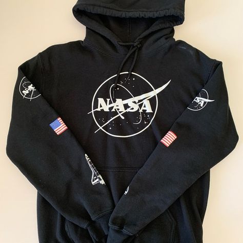 Tilly's Neon Right NASA Hoodie Space Hoodie Aesthetic, Nasa Hoodie, Camping Hoodie, Space Camp, Sweatshirt Aesthetic, Hoodie Aesthetic, Nerd Stuff, No Tears, Astronomy