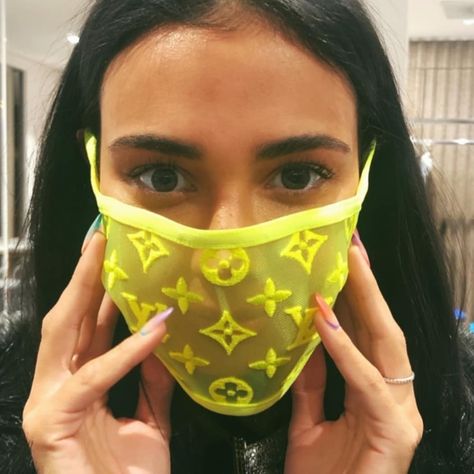 DLV on Instagram: “The beautiful @kristennoelcrawley teasing us with another FW19 face mask by @virgilabloh.  I really really hope they make the face masks.…” Mouth Mask Aesthetic, Louis Vuitton Face Mask, Mouth Mask Design, Mouth Mask Fashion, Rave Mask, Mask Aesthetic, Mask Drawing, Fashion Masks, Designer Face Mask