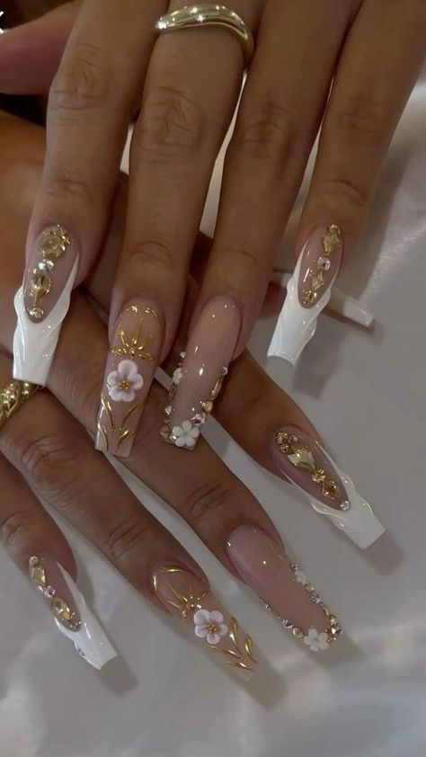 Long Nails Inspiration Almond, White Gold And Pink Nails, Square Latina Nails, Our Lady Of Guadalupe Nails, Sagittarius Inspired Nails, Classy White Nail Designs, White And Gold Acrylic Nails With Design, Vintage Wedding Nails For Bride, White And Gold Birthday Aesthetic