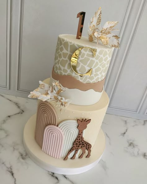 Giraffe Baby Shower Cake, Giraffe Birthday Cakes, Safari Baby Girl, Giraffe Birthday Parties, Safari Baby Shower Cake, Jungle Cakes, Chocolate Toppers, Giraffe Cake, Jungle Theme Cakes