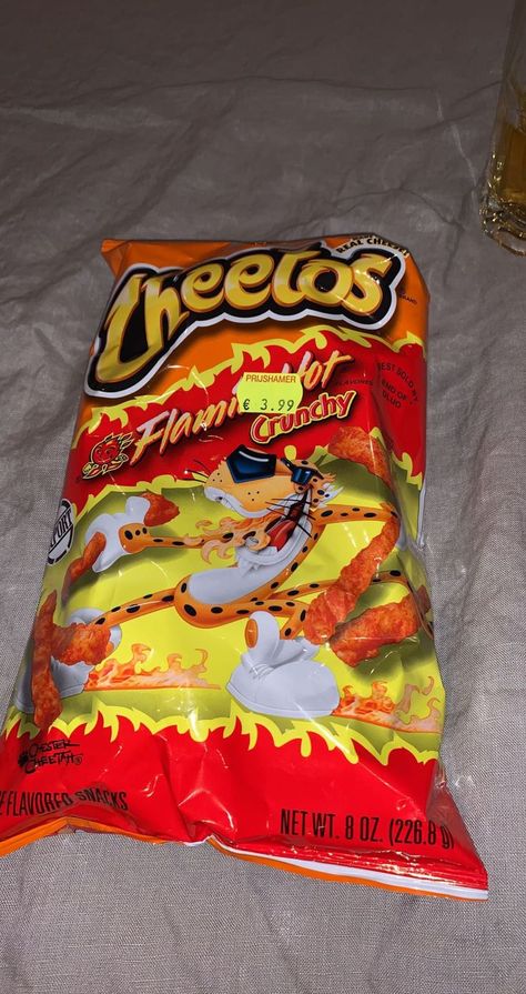 Junk Food Snacks Aesthetic, Spicy Cheetos, Zatar Recipes, Flaming Hot Cheetos, Cheetos Crunchy, Hot Snacks, Flaming Hot, Hot Cheetos, Hot Chip