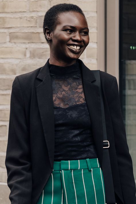 Street style inspiration: Our favorite off-duty looks from Oslo Fashion Week Spring/Summer 2020 | Vogue France Oslo Fashion, Vogue Subscription, Norwegian Fashion, Vogue Photographers, Stockholm Fashion Week, La Fashion Week, Copenhagen Style, Copenhagen Fashion Week, Stockholm Fashion