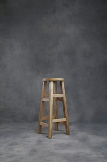 Studio Chairs Photography, Studio Chair Photoshoot, Indoor Background For Photography, Studio Photoshoot Background, Studio Background Ideas, Diy Backdrop Stand, Photo Studio Design, Studio Photography Backdrop, Chair Photography