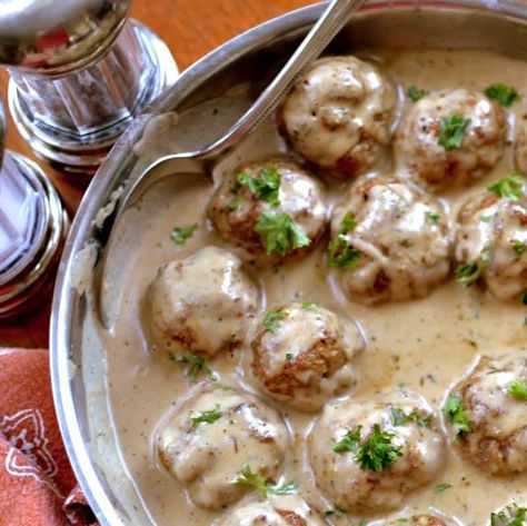 turkey-meatballs-in-easy-cream-sauce-10 Easy Swedish Meatball Recipe, Easy Turkey Meatballs, Swedish Meatballs Easy, Turkey Meatball, White Sauce Recipes, Turkey Meatball Recipe, Crockpot Turkey, Cheap Clean Eating, Meatballs Easy