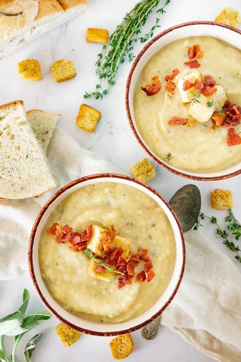 Soup Toppings, Soup With Bacon, Dinner Soup, New Dinner, Parsnip Soup, Soup Dinner, Root Vegetables, Parsnips, Crispy Bacon