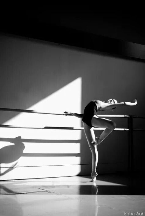 not mine, credits to the owners #ballet #balletcore Ballet Beauty, Ballet Inspiration, Dance Like No One Is Watching, Ballet Photos, Dance Movement, Ballet Photography, Ballet Beautiful, Tiny Dancer, Dance Photos