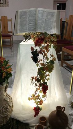 Easter Altar Decorations, Lent Decorations For Church, Pastor Appreciation Day, Communion Table, Church Christmas Decorations, Church Altar Decorations, First Communion Decorations, Church Interior Design, Communion Decorations