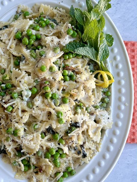 Lemony Pasta with Peas and Ricotta Pesto Tortellini Salad, Pasta With Peas, Spring Pasta, Pesto Tortellini, Ragu Recipe, Tortellini Salad, Ricotta Pasta, Pasta Ingredients, Lemon Pasta