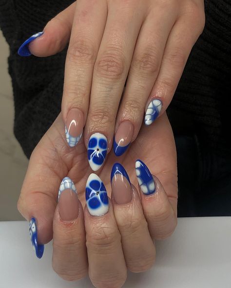 blooming gel designs have my heart 🫶🏽 @beetles_community @beetlesgelpolish @apresnailofficial #gel #gelx #gelnails #gelpolish #gelnail #gelmanicure #nailsnailsnails #nailart #nails #naildesign #nail #nailartist #bloominggel #bluenails #blueandwhitenails Funky Blue Nail Designs, Builder Nail Gel Designs, Nail Ideas With Blooming Gel, Cute Blooming Gel Nails, Short Nails Blooming Gel, Fall Nails Blooming Gel, Nail Designs With Blooming Gel, Nail Ideas Blooming Gel, Blooming Gel Flower Nails