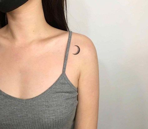 Moon Shoulder Tattoo, Half Moon Tattoo, Luna Tattoo, The Best Tattoos, Tattoo Ideas For Men, Chest Tattoos For Women, Red Ink Tattoos, Best Tattoos, Minimalist Tattoos