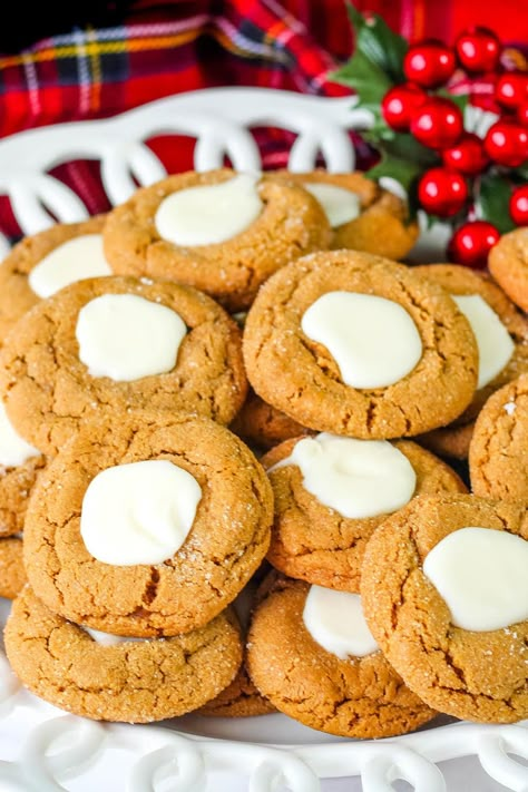 Ginger Thumbprint Cookies, Gingerbread Thumbprints, Christmas Baking Goodies, Gingerbread Thumbprint Cookies, Thumbprint Cookies Easy, Cinnamon Baking, Jam Thumbprint Cookies, Ginger Bread Cookies Recipe, Cookies Brownies