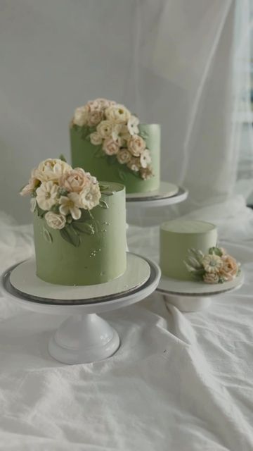 Bridal Shower Desserts, Green Cake, Cake Artist, Shower Desserts, Mom Party, Sage Wedding, We Get Married, Floral Cake, Arm Workout