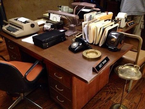 70s Office Aesthetic, Vintage Office Aesthetic, 50s Office, 1970s Office, Mcm Office, Noir Detective, Detective Aesthetic, Old Office, Messy Desk