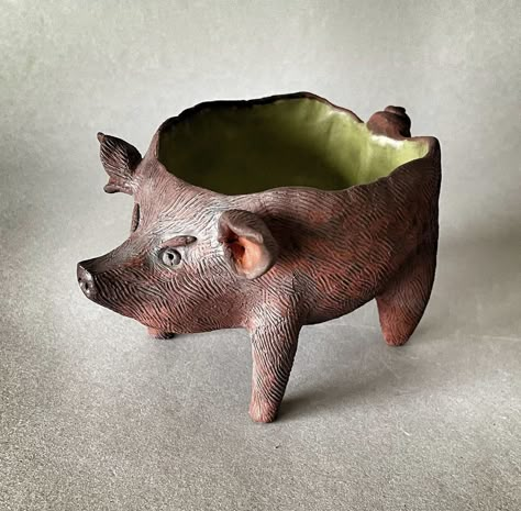 Animal Vessels Ceramics, Animal Ceramics, Animal Clay, Chainsaw Wood Carving, Dog Pottery, Easy Clay Sculptures, Pig Sculpture, Animal Art Projects, Salt Pig