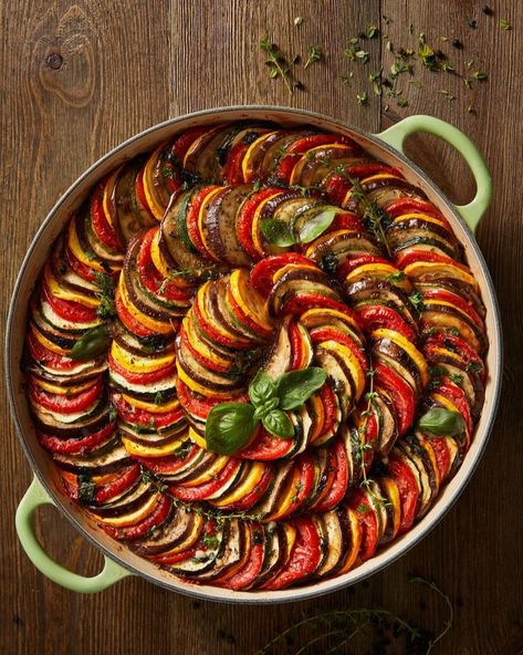 Ratatouille Recept, Keto Lasagne, Guacamole Recept, How To Make Ratatouille, Carbonara Recept, Ratatouille Recipe, Plats Healthy, Cherry Tomato Pasta, Keto Lasagna